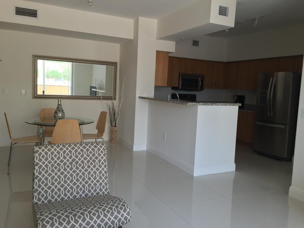 Lyx Suites At Merrick Park In Coral Gables Quarto foto